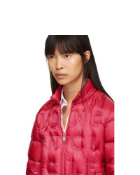 rote Daunenjacke von Moncler