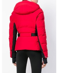 rote Daunenjacke von Moncler