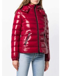 rote Daunenjacke von Moncler