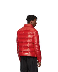 rote Daunenjacke von Moncler