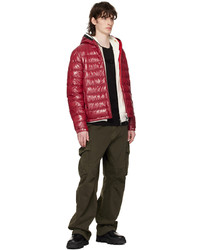 rote Daunenjacke von Moncler