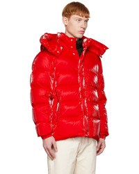 rote Daunenjacke von Moncler