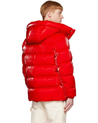 rote Daunenjacke von Moncler