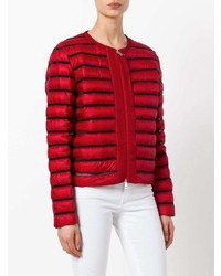 rote Daunenjacke von Moncler