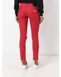 rote enge Jeans mit Destroyed-Effekten von R13