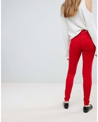 rote enge Jeans