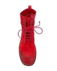 rote flache Stiefel mit einer Schnürung aus Wildleder von Marsèll