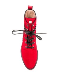 rote flache Stiefel mit einer Schnürung aus Wildleder von Stuart Weitzman