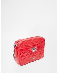 rote gesteppte Taschen von Love Moschino