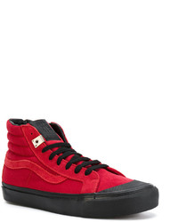 rote Gummi Turnschuhe von Vans