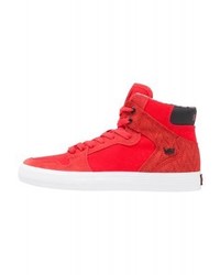 rote hohe Sneakers aus Segeltuch von Supra