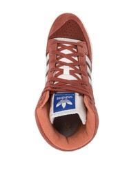 rote hohe Sneakers aus Wildleder von adidas