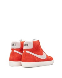 rote hohe Sneakers von Nike