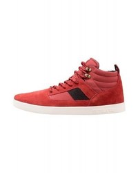 rote hohe Sneakers von Supra