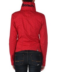 rote Jacke von Bench