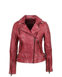 rote Jacke von Freaky Nation