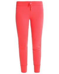 rote Jogginghose von Converse