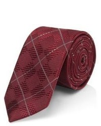 rote Krawatte mit Argyle-Muster