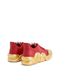 rote Leder niedrige Sneakers mit Schlangenmuster von Giuseppe Zanotti