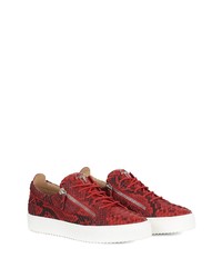 rote Leder niedrige Sneakers mit Schlangenmuster von Giuseppe Zanotti