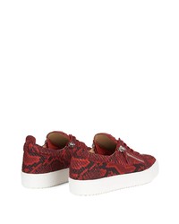 rote Leder niedrige Sneakers mit Schlangenmuster von Giuseppe Zanotti