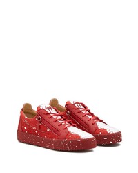 rote Leder niedrige Sneakers mit Schlangenmuster von Giuseppe Zanotti