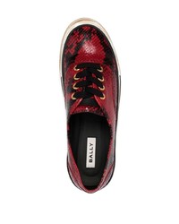 rote Leder niedrige Sneakers mit Schlangenmuster von Bally