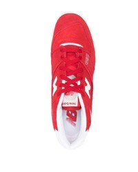 rote niedrige Sneakers von New Balance