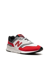 rote niedrige Sneakers von New Balance