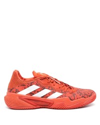 rote niedrige Sneakers von adidas Tennis