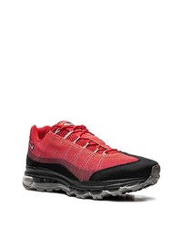 rote niedrige Sneakers von Nike