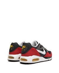 rote niedrige Sneakers von Nike