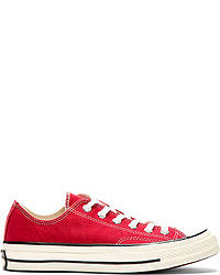 rote niedrige Sneakers von Converse