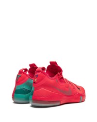 rote niedrige Sneakers von Nike