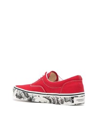 rote niedrige Sneakers von Undercover