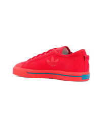 rote niedrige Sneakers von Adidas By Raf Simons