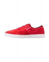 rote niedrige Sneakers von Supra