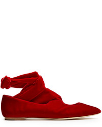 rote Samthalbschuhe