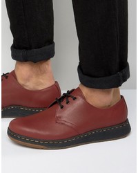 rote Schuhe von Dr. Martens