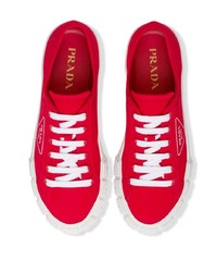 rote Segeltuch niedrige Sneakers von Prada