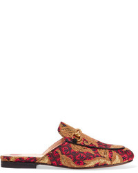 rote Slipper von Gucci