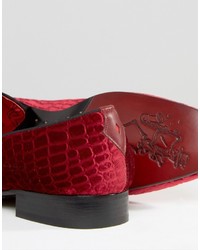 rote Slipper von Jeffery West