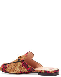 rote Slipper von Gucci