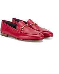 rote Slipper von Gucci