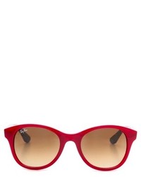 rote Sonnenbrille von Ray-Ban