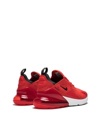 rote Sportschuhe von Nike