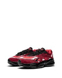 rote Sportschuhe von Puma