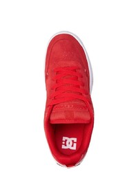 rote Sportschuhe von DC Shoes