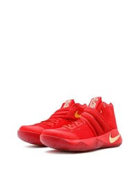 rote Sportschuhe von Nike