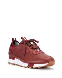 rote Sportschuhe von Bally